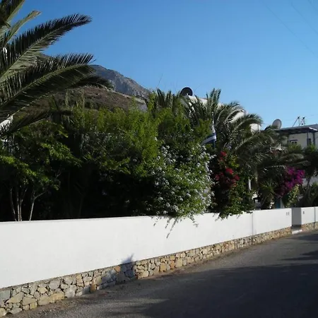 Gryspo's Aparthotel Aegiali