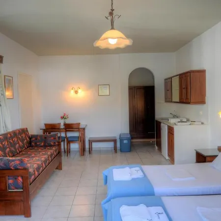 Gryspo's Aparthotel Aegiali