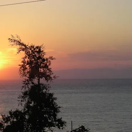 Gryspo's Lejlighedshotel Aegiali